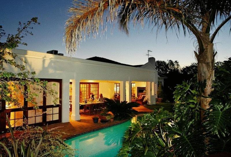 Отель Lemon Tree Lane Порт-Элизабет Экстерьер фото